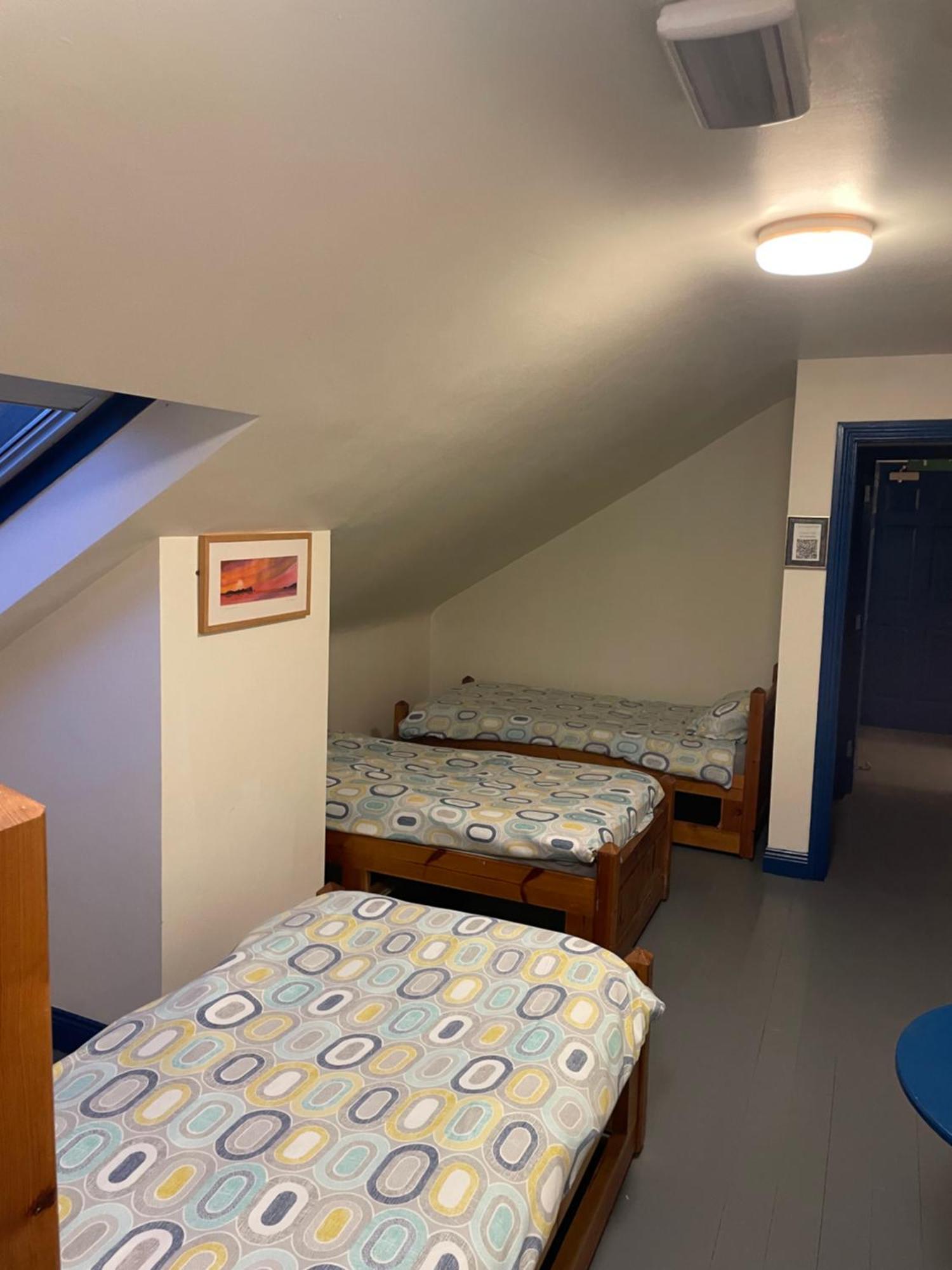 Coastguard Lodge Hostel At Tigh Tp Glaise Bheag ภายนอก รูปภาพ