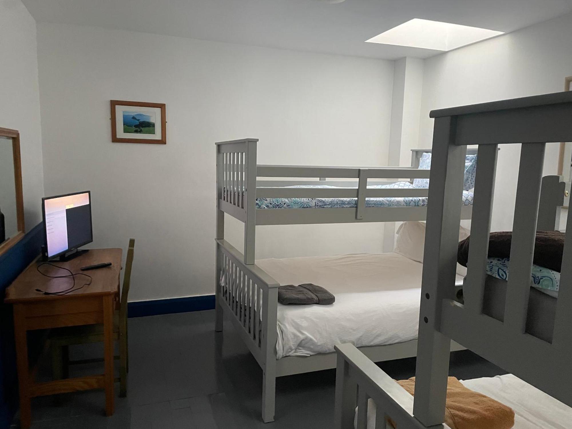 Coastguard Lodge Hostel At Tigh Tp Glaise Bheag ภายนอก รูปภาพ