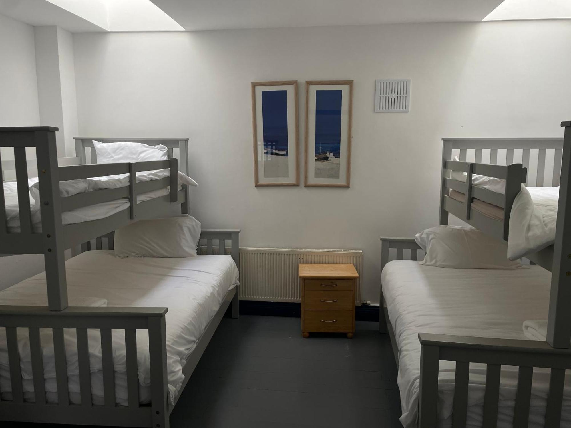 Coastguard Lodge Hostel At Tigh Tp Glaise Bheag ภายนอก รูปภาพ